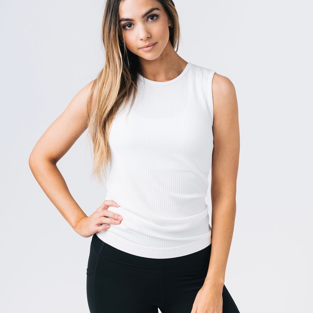 Zyia White Parallel Tank Size XS
